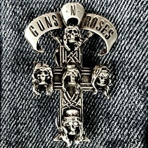 Vintage GUNS & ROSES Pin